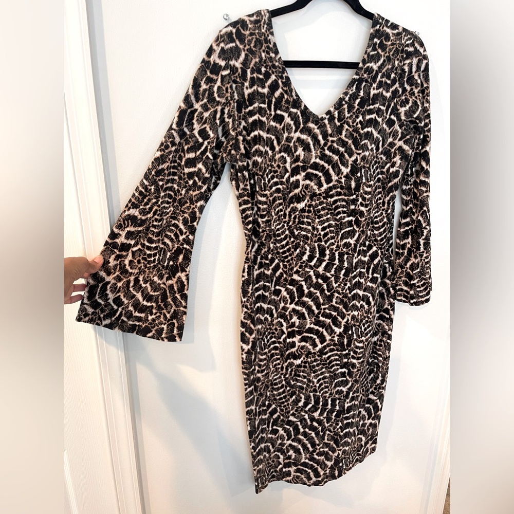 Animal print dress with flared sleeves size M